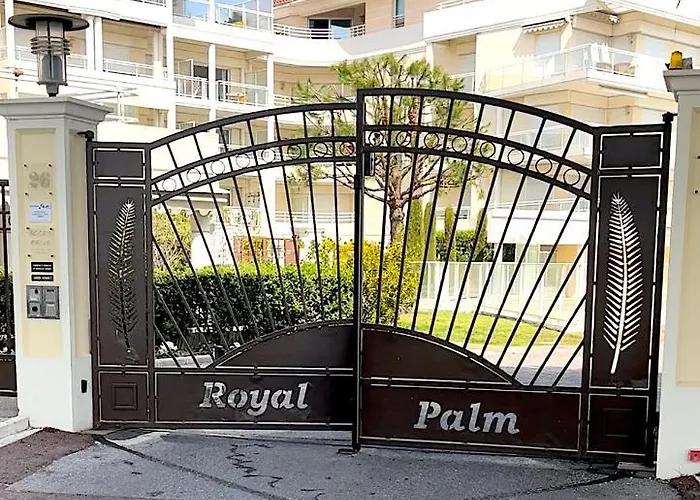 Royal Palm شقة كان