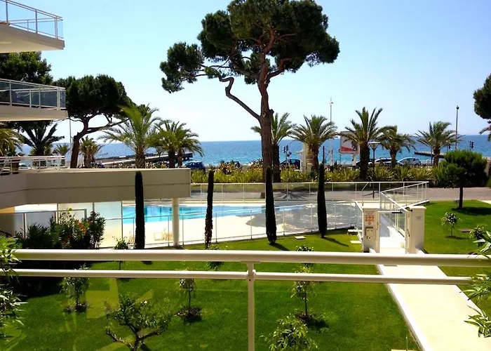 Royal Palm شقة كان